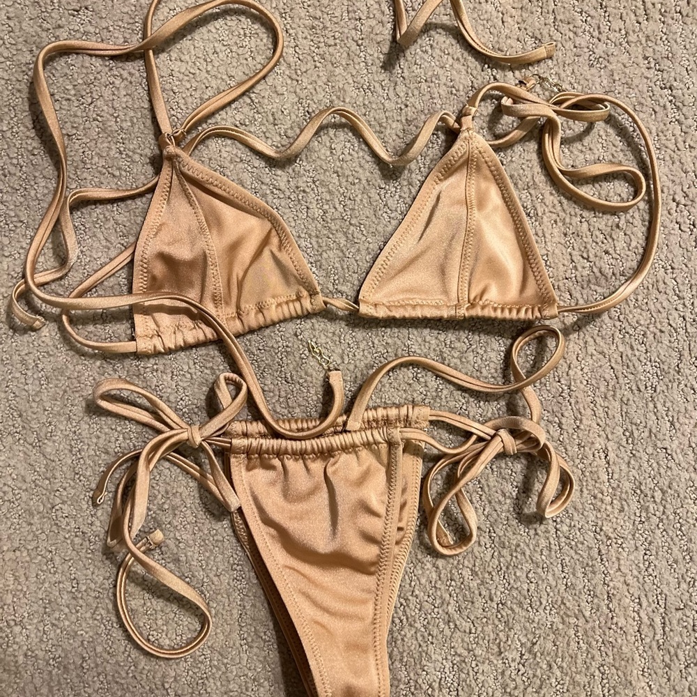 Inamorata Capreria Swimsuit Bikini (Top & Bottom, Size Small)